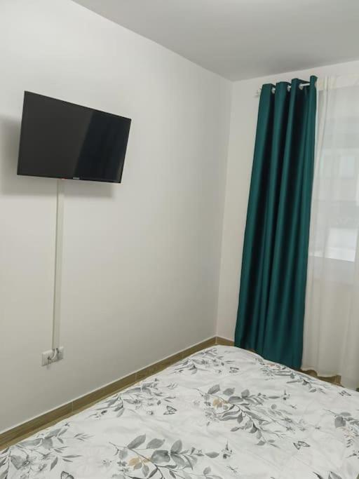 Cozyapartment14 Rosu ภายนอก รูปภาพ