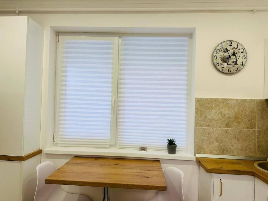 Cozyapartment14 Rosu ภายนอก รูปภาพ