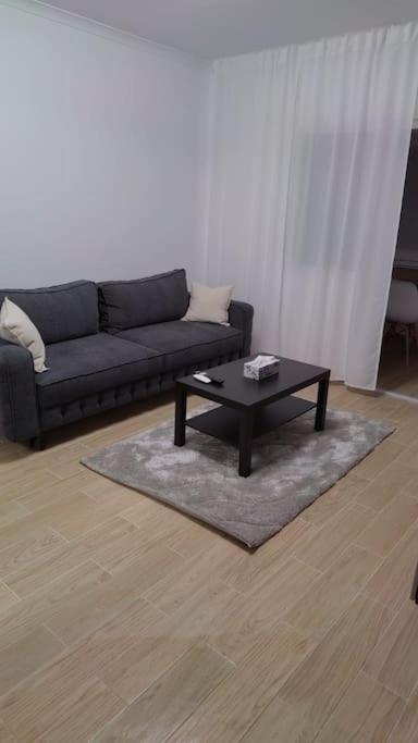 Cozyapartment14 Rosu ภายนอก รูปภาพ